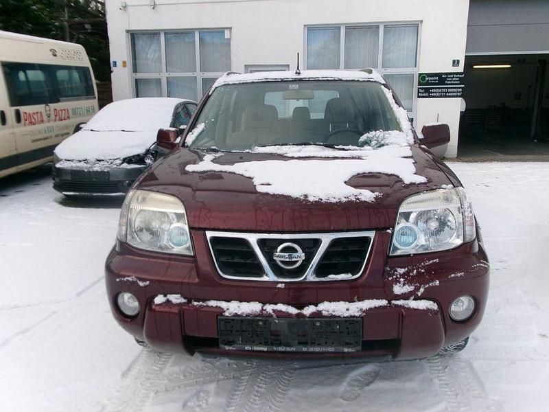 Rot Gebraucht 2003 Nissan X-Trail SUV | 1.690 € (Guter Preis) - Bild 1/4