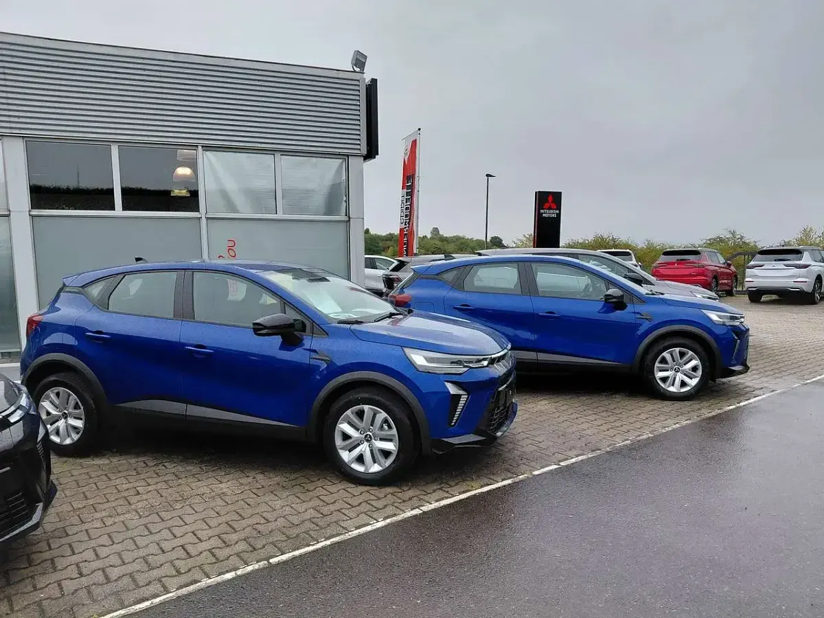 Neu Mitsubishi ASX Diamant Edition 114 PS (83 kW) 2026 Aurorarot SUV