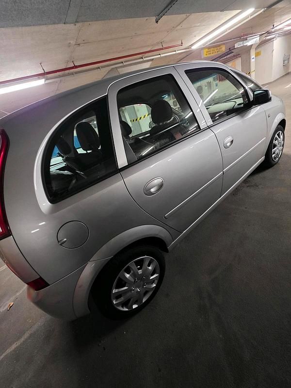 Gebraucht Opel Meriva Edition 100 PS (73 kW) 2005 Silber Van / Kleinbus