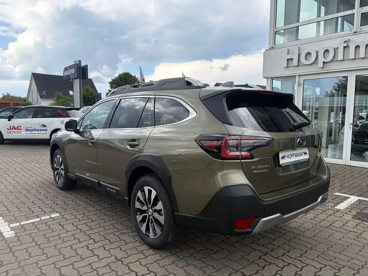 Gebraucht Subaru Outback Platinum 169 PS (124 kW) 2025 Autumn green Kombi