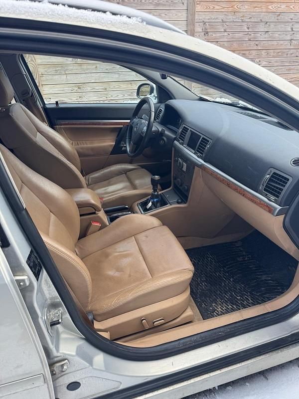 Gebraucht Opel Signum 150 PS (110 kW) 2007 Grau Kleinwagen