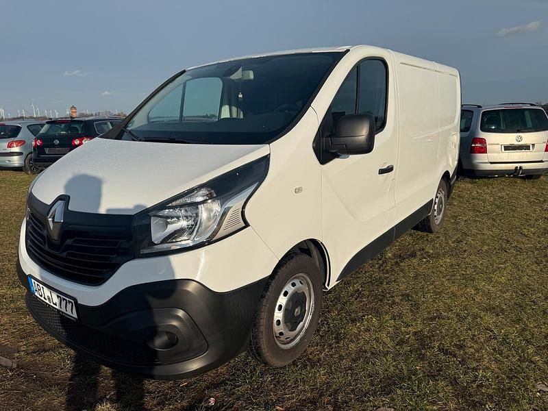 Gebraucht Renault Trafic 90 PS (66 kW) 2015 Weiß Van / Kleinbus