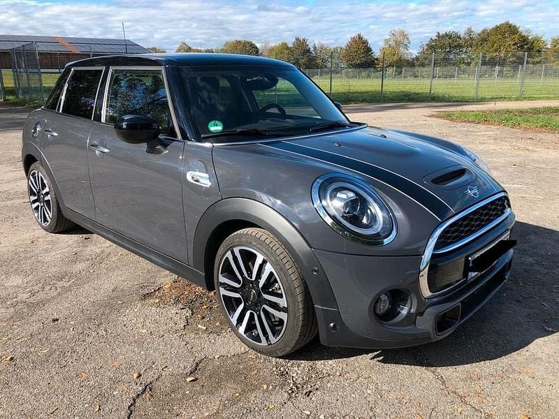 Grau Gebraucht 2019 Mini Cooper S Kleinwagen | 19.690 € (Fairer Preis) - Bild 1/4