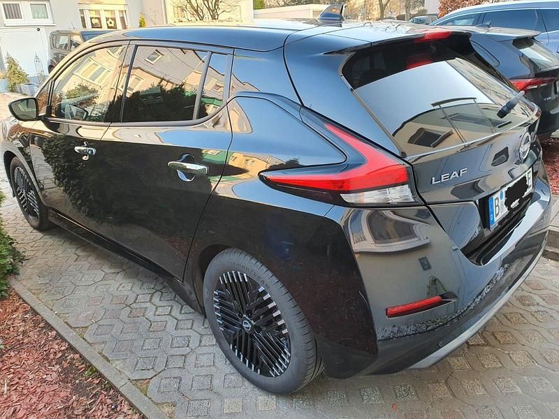 Gebraucht Nissan Leaf 110 kW (150 PS) 2023 Schwarz Kleinwagen