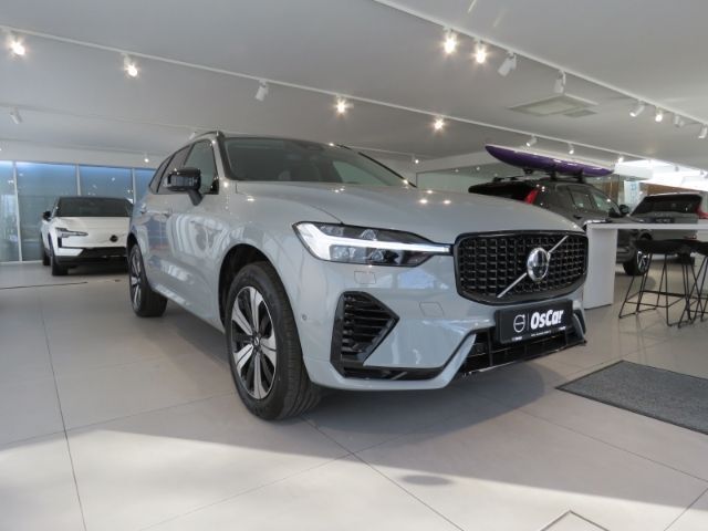 Grau Gebraucht 2025 Volvo XC60 Business Edition SUV | 65.970 € (Teuer) - Bild 1/4