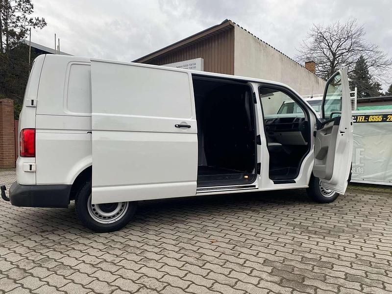 Gebraucht VW Transporter 84 PS (61 kW) 2017 Candyweiß Van
