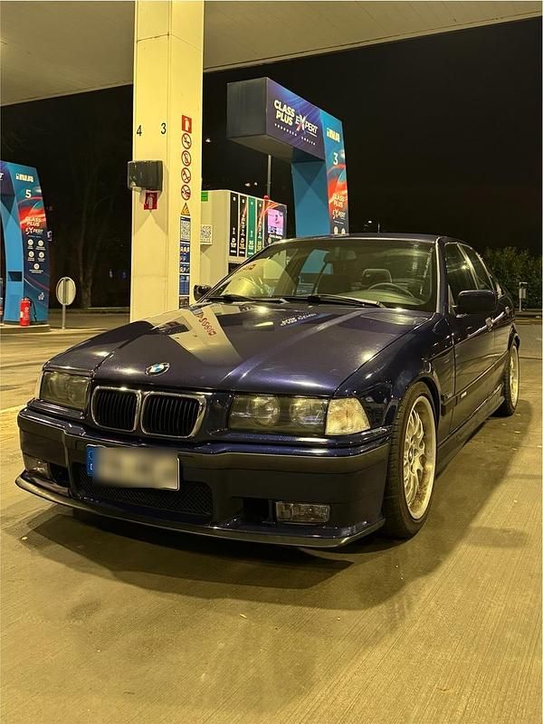 Gebraucht BMW 320 M Sport 150 PS (110 kW) 1997 Blau Limousine