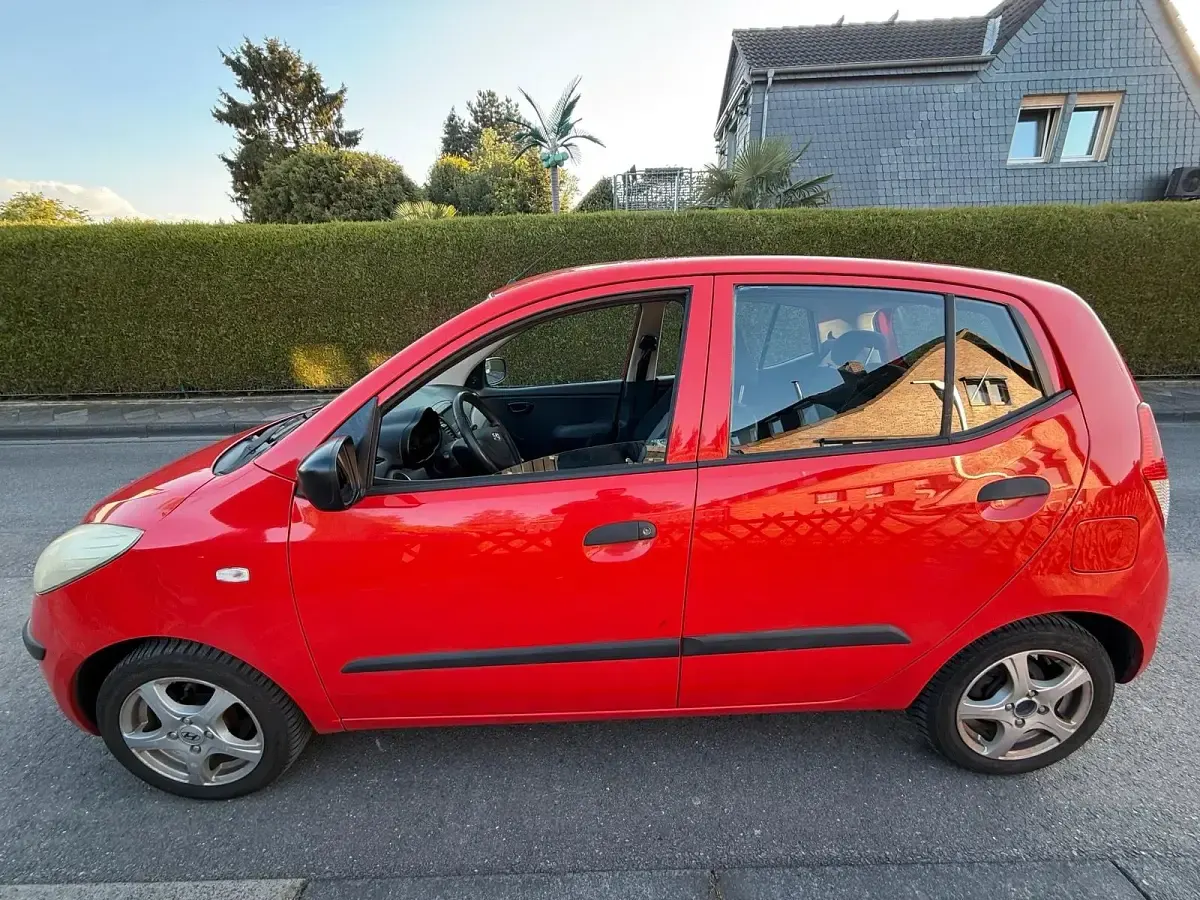 Gebraucht Hyundai i10 67 PS (49 kW) 2009 Rot Kleinwagen