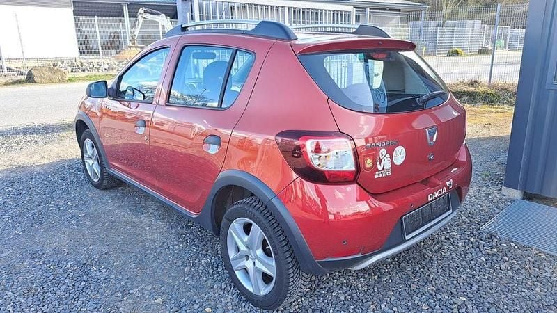 Gebraucht Dacia Sandero Prestige 90 PS (66 kW) 2014 Rot SUV