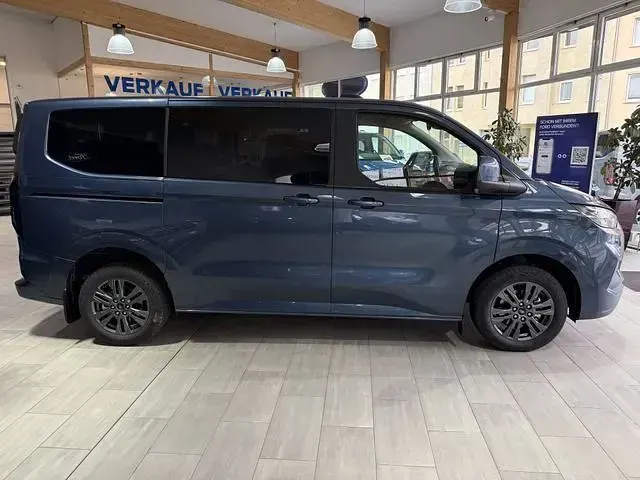 Neu Ford T Titanium 170 PS (125 kW) 2026 Blau Van / Kleinbus