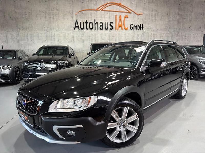 Schwarz Gebraucht 2016 Volvo XC70 Summum SUV | 27.800 € (Fairer Preis) - Bild 1/4