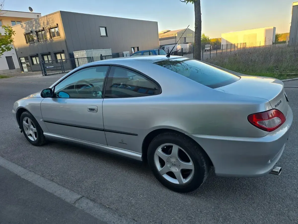 Gebraucht Peugeot 406 Coupe 133 PS (97 kW) 2004 Silber Coupé