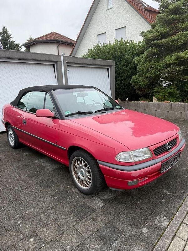 Rot Gebraucht 1998 Opel Astra Cabriolet Edition Cabrio | 2.000 € (Fairer Preis) - Bild 1/4