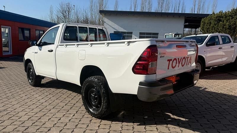 Gebraucht Toyota HiLux 150 PS (110 kW) 2023 Weiß Abholung