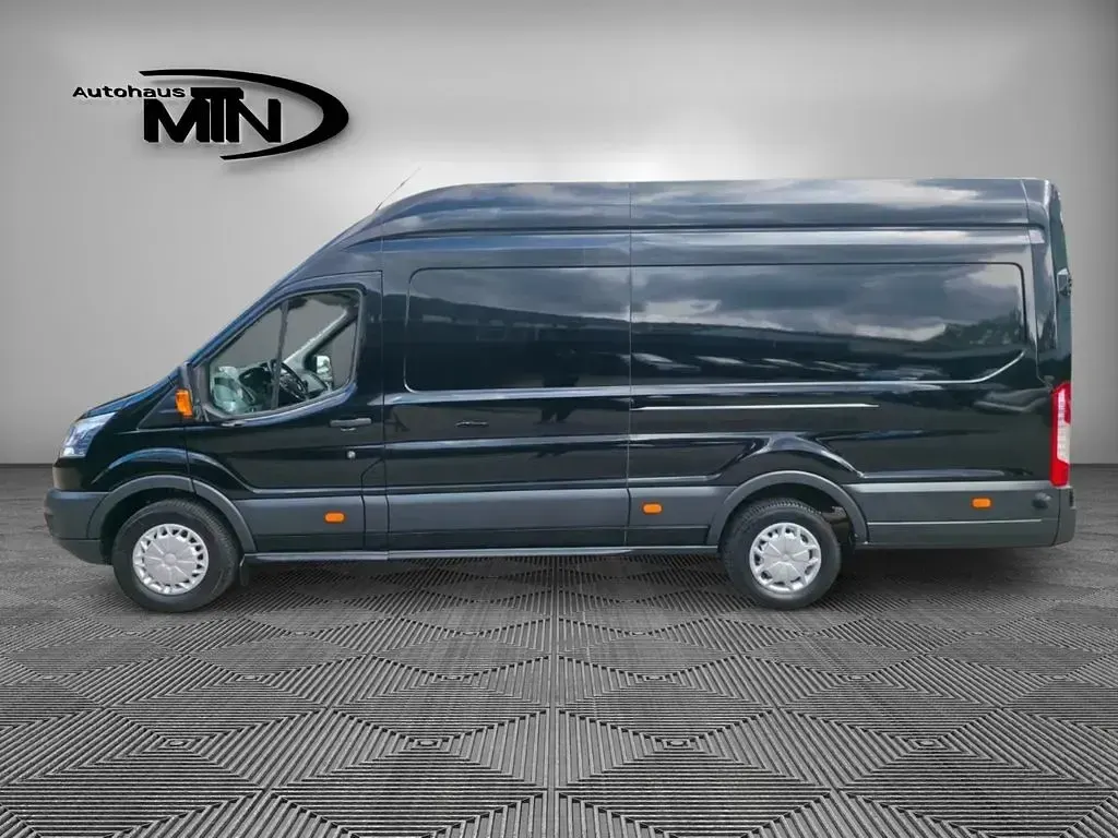 Używany Ford Transit 155 KM (114 kW) 2016 Czarny Sedan/Limuzyna