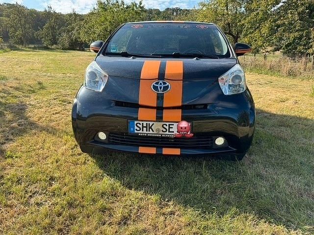 Gebraucht Toyota iQ 68 PS (50 kW) 2011 Schwarz Kleinwagen