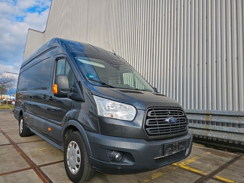 Grau Gebraucht 2018 Ford Transit Limousine | 13.988 € (Guter Preis) - Bild 1/4