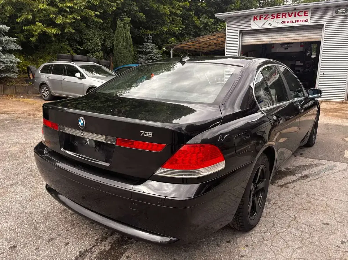 Gebraucht BMW 735 272 PS (200 kW) 2003 Black sapphire metallic Limousine