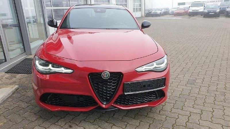 Second-hand Alfa Romeo Giulia Veloce 209 CP (153 kW) 2023 Roșu Berlinǎ