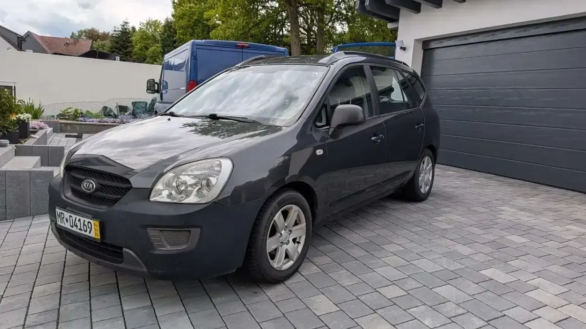 Gebraucht Kia Carens 144 PS (105 kW) 2007 Grau Van / Kleinbus