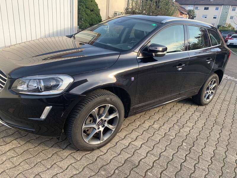 Schwarz Gebraucht 2014 Volvo XC60 Ocean Race SUV | 11.900 € (Superpreis) - Bild 1/4