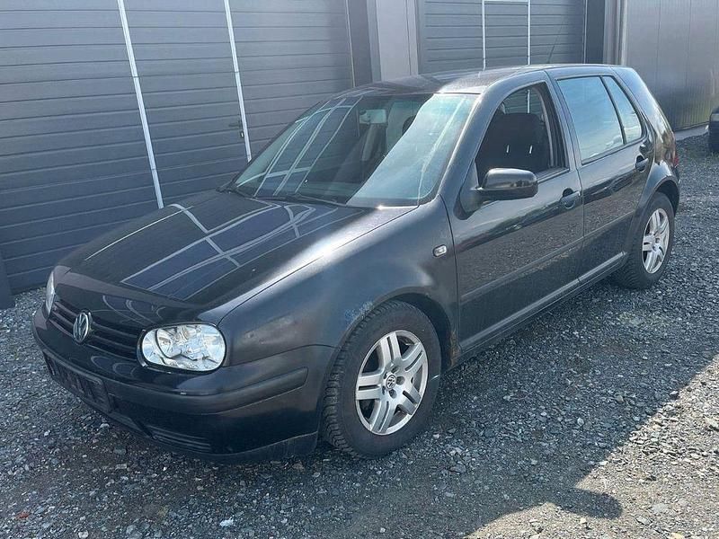 Second-hand VW Golf IV 75 CP (55 kW) 2002 Negru Berlinǎ