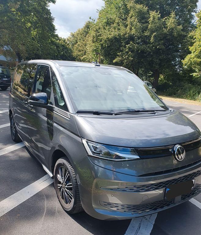 Silber Gebraucht 2023 VW T7 Van | 52.700 € (Fairer Preis) - Bild 1/4