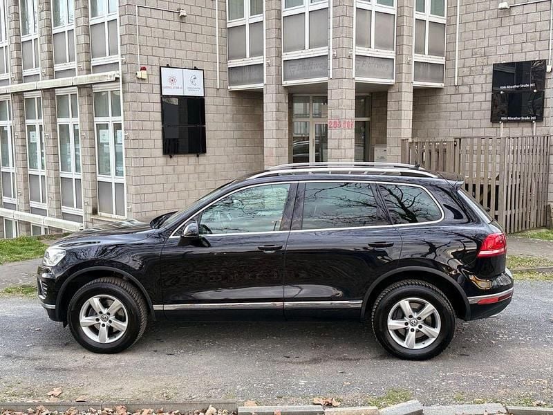 Gebraucht VW Touareg Terrain Tech 262 PS (192 kW) 2018 Deep black SUV
