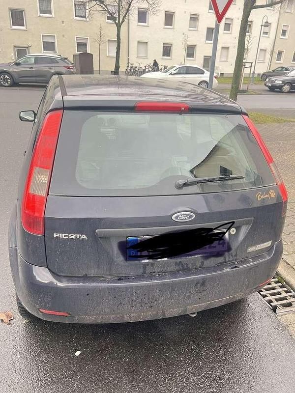 Gebraucht Ford Fiesta 69 PS (50 kW) 2005 Blau Kleinwagen