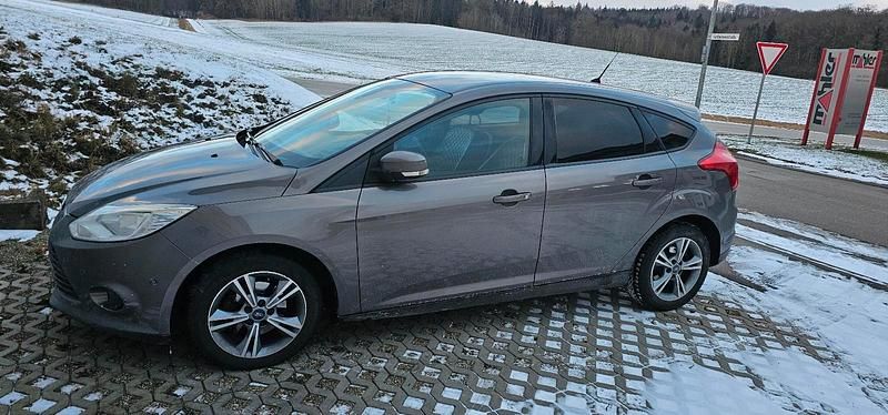 Gebraucht Ford Focus 116 PS (85 kW) 2014 Braun Kombi