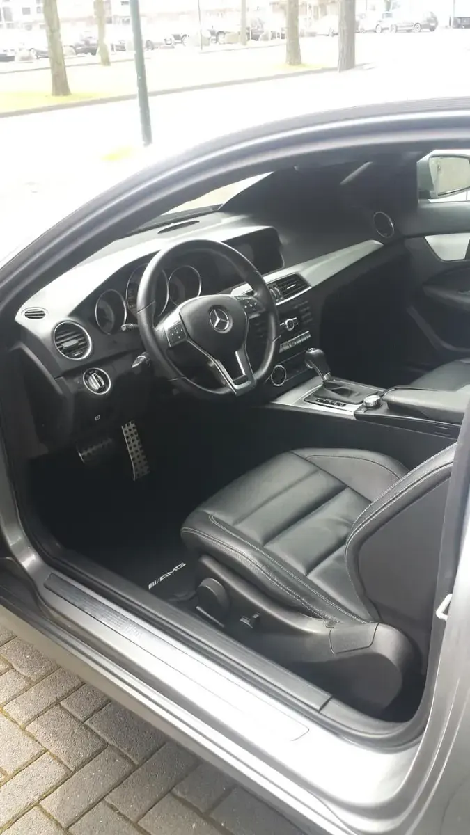 Gebraucht Mercedes C250 AMG 204 PS (150 kW) 2012 Silber Coupé