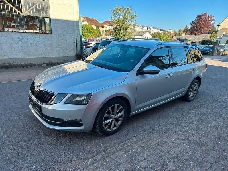 Usado Skoda Octavia Style 150 HP (110 kW) 2018 Prateado Carrinha