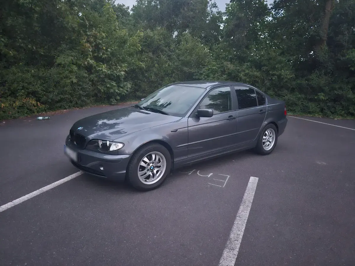 Gebraucht BMW 318 Basis 143 PS (105 kW) 2002 Grau Limousine