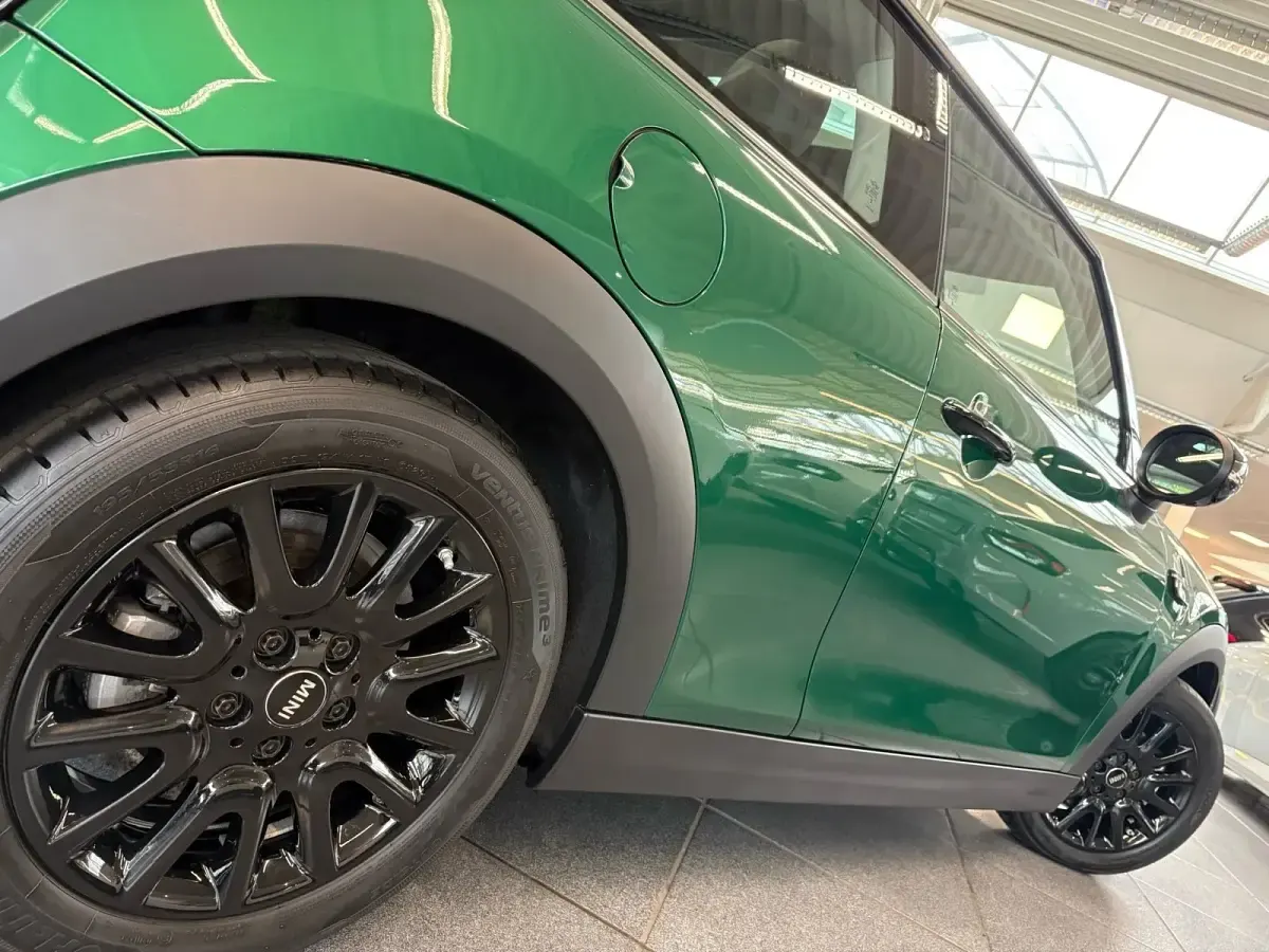 Gebraucht Mini Cooper 136 PS (100 kW) 2023 Grün Kleinwagen