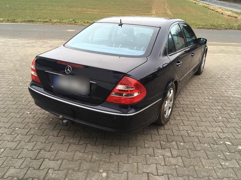 Gebraucht Mercedes E320 224 PS (164 kW) 2002 Blau Limousine