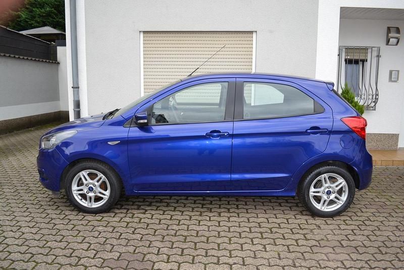 Blau Gebraucht 2017 Ford Ka Plus Cool & Sound Edition Kleinwagen | 8.600 € (Fairer Preis) - Bild 1/4