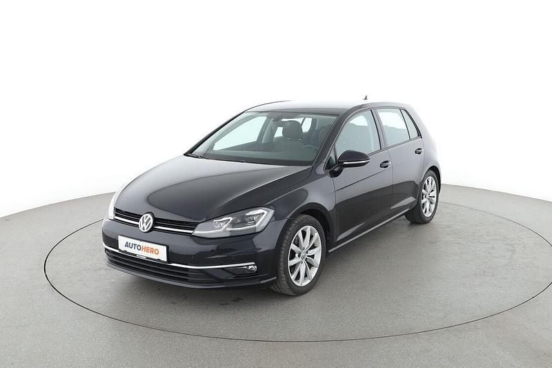 Schwarz Gebraucht 2018 VW Golf VII Highline Kleinwagen | 17.750 € (Fairer Preis) - Bild 1/3