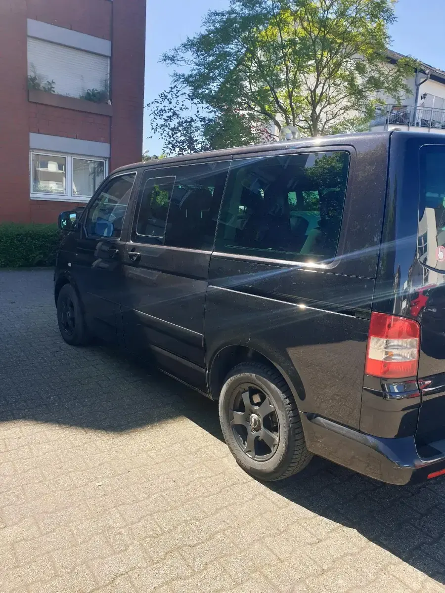 Gebraucht VW Multivan 174 PS (127 kW) 2004 Schwarz Van / Kleinbus