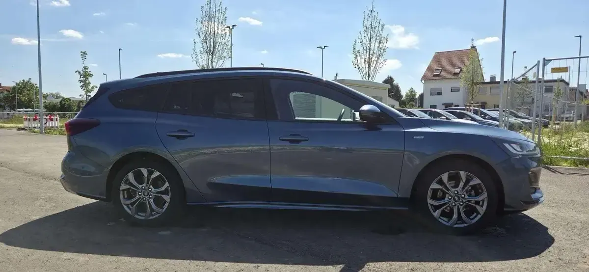 Gebraucht Ford Focus ST-Line X 125 PS (91 kW) 2023 Blau Kombi