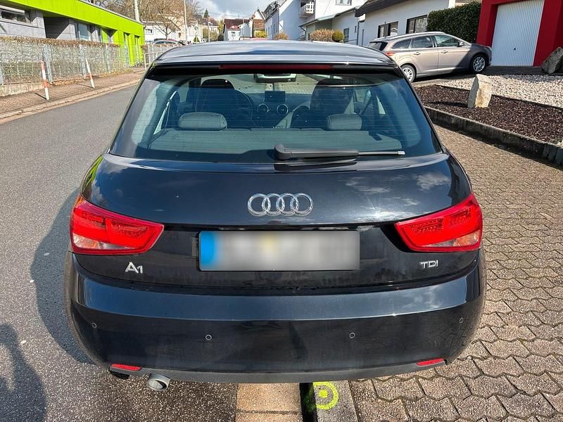 Gebraucht Audi A1 90 PS (66 kW) 2013 Schwarz Kleinwagen
