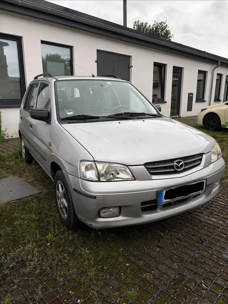 Gebraucht Mazda Demio Exclusive 75 PS (55 kW) 2000 Silber Kleinwagen