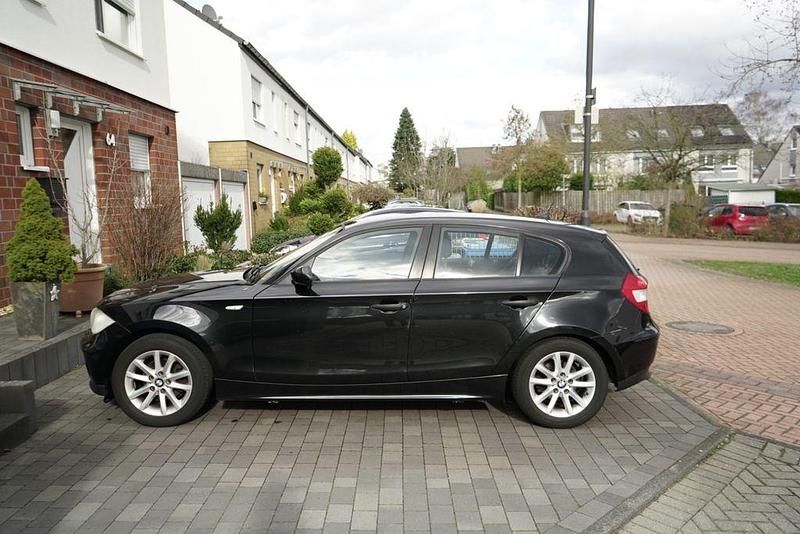 Gebraucht BMW 116 122 PS (89 kW) 2007 Schwarz Kleinwagen