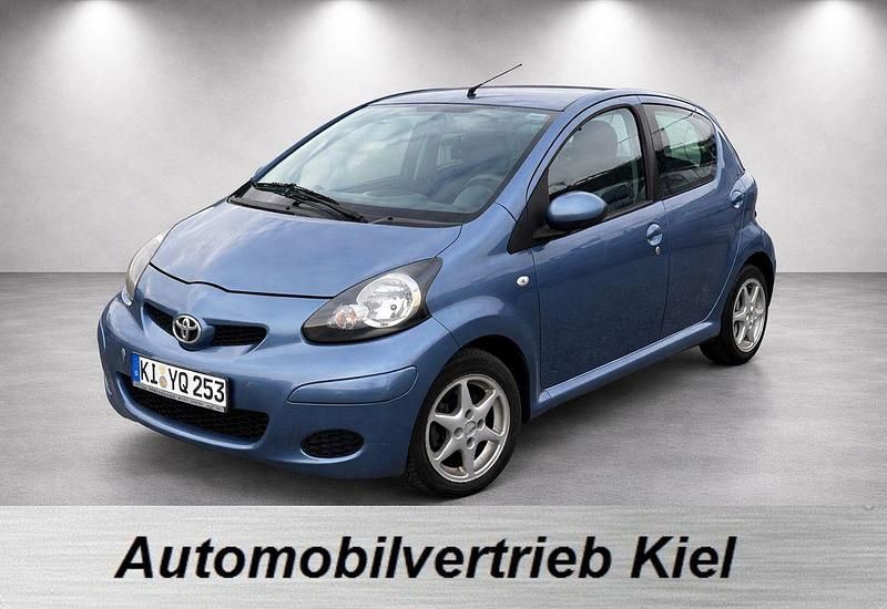 Gebraucht Toyota Aygo Cool 68 PS (50 kW) 2010 Blau Kleinwagen