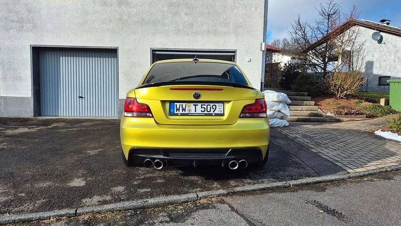 Gebraucht BMW 135 Performance 326 PS (239 kW) 2009 Weiß Kleinwagen