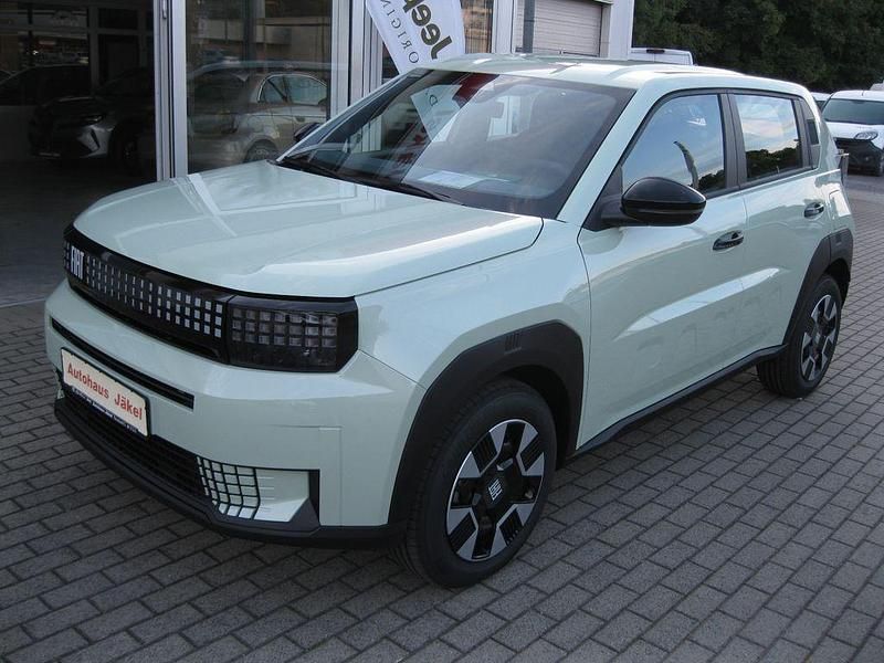 Neu Fiat Grande Panda Icon 101 PS (74 kW) 2025 Grün Kleinwagen