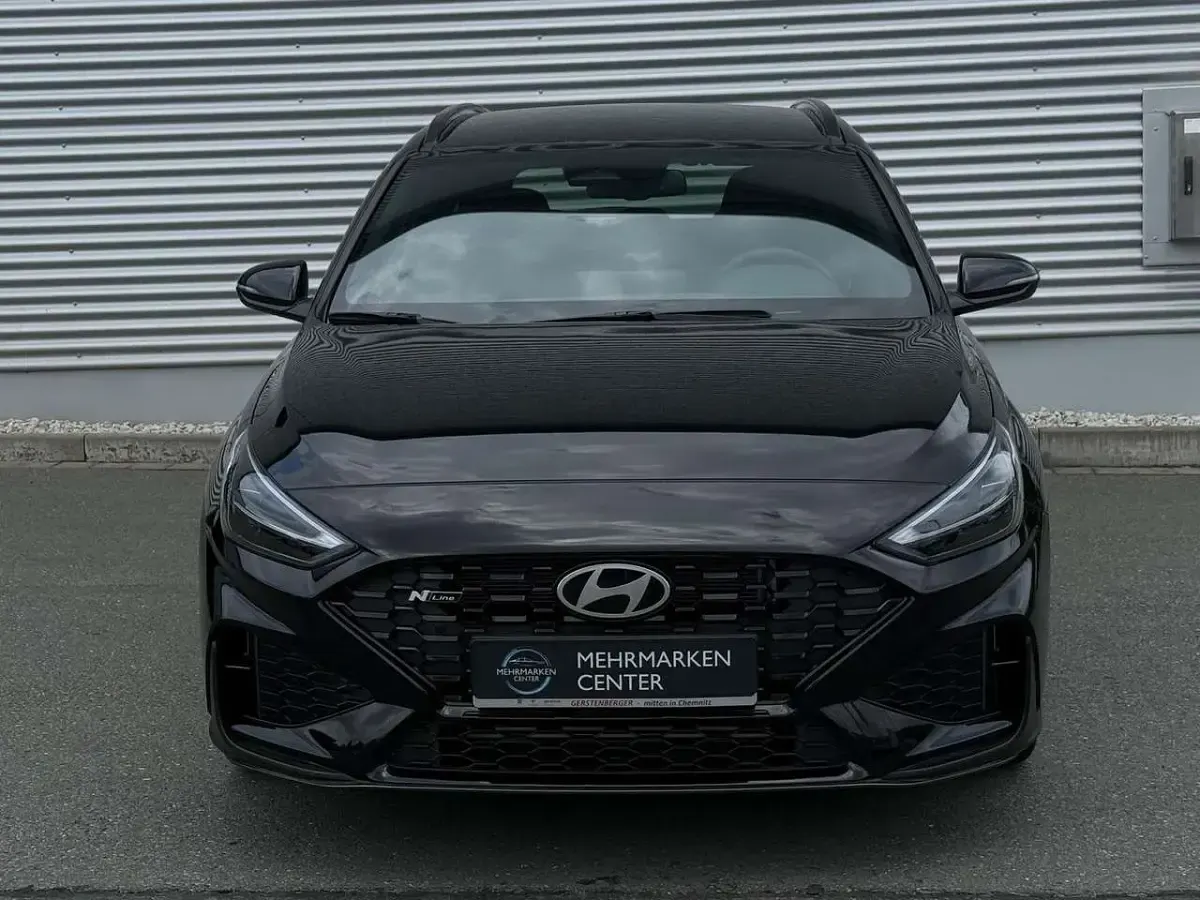 Neu Hyundai i30 N Line 140 PS (102 kW) 2025 Abyss black / mic Kombi