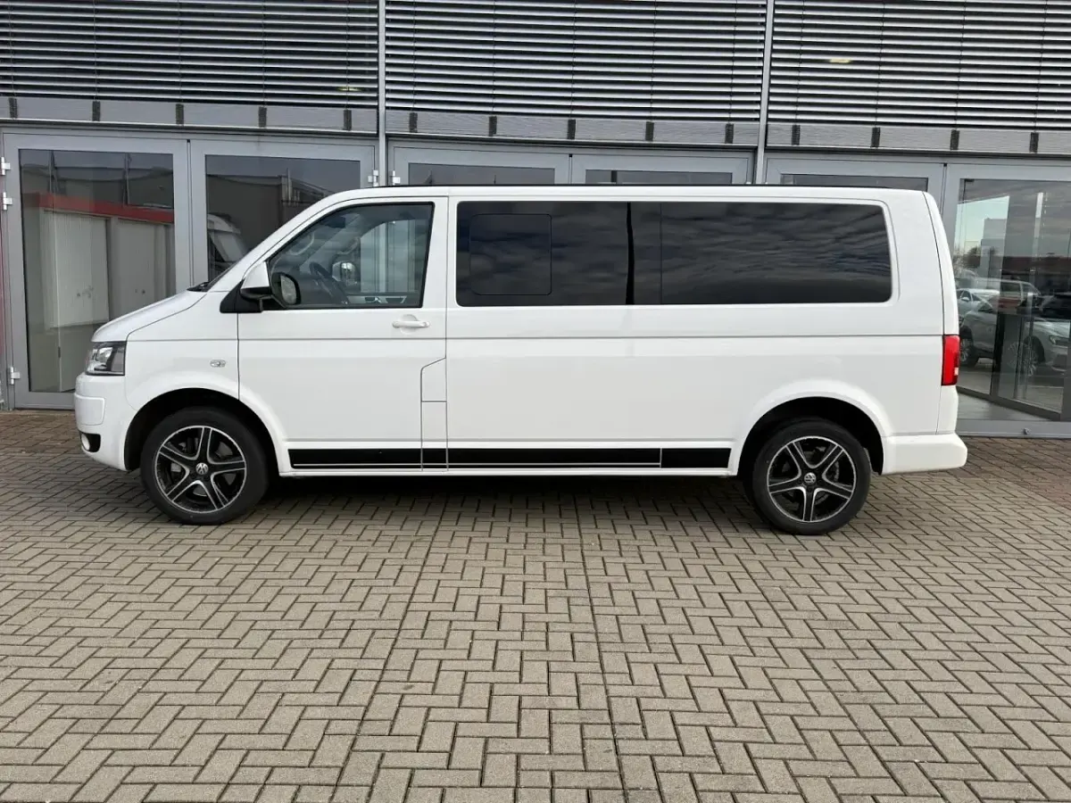 Używany VW Multivan Comfortline 180 KM (132 kW) 2013 Biały Minivan
