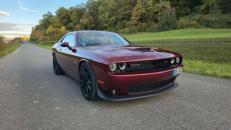 Rot Gebraucht 2020 Dodge Challenger Coupé | 40.990 € (Fairer Preis) - Bild 1/4