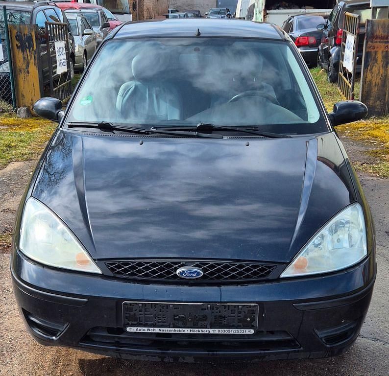 Gebraucht Ford Focus Ambiente 101 PS (74 kW) 2003 Schwarz Limousine