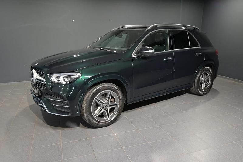 Grün metalliclack smaragdgrün Gebraucht 2022 Mercedes GLE580 AMG SUV | 68.970 € (Superpreis) - Bild 1/3
